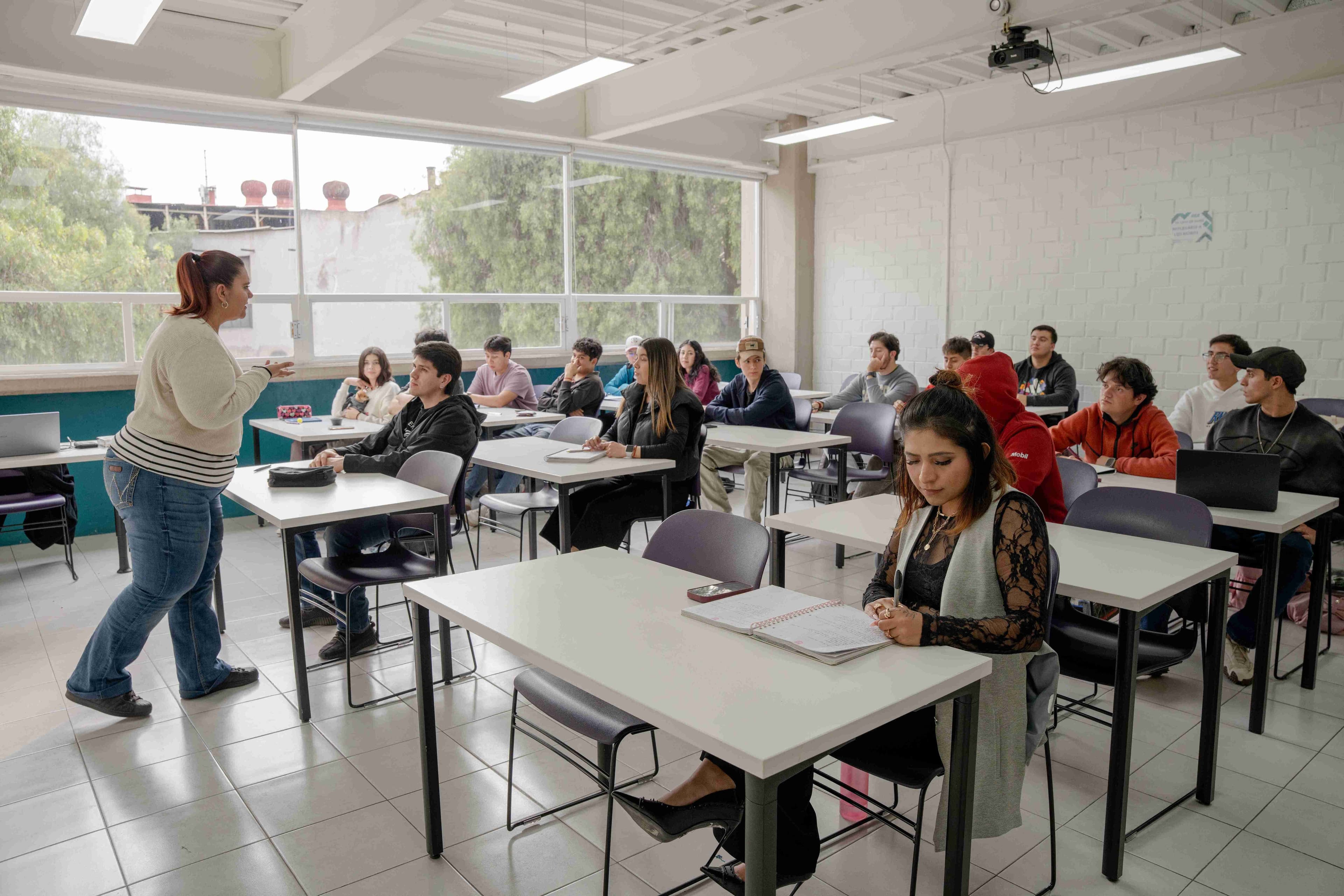 Ilustración para: Preparamos profesionales que construyen espacios con brillantez y visión